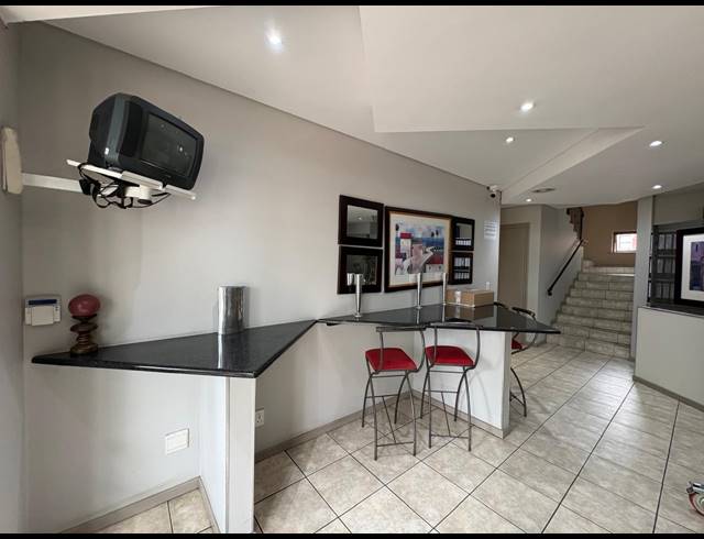 450M² OFFICE FOR SALE IN FOURWAYS